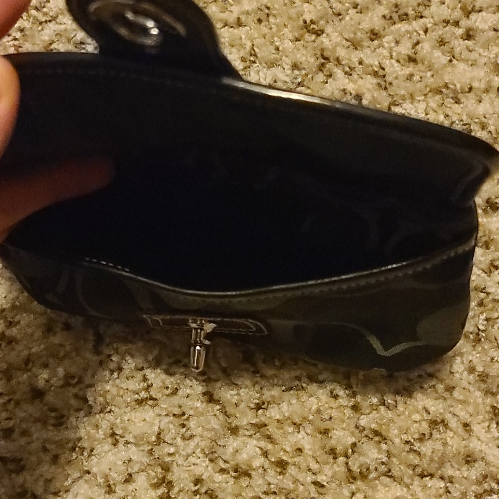 Coach wristlet - Picture 3 of 3